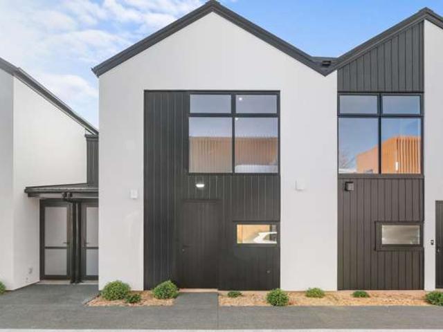 House for sale in Saint Albans, Canterbury