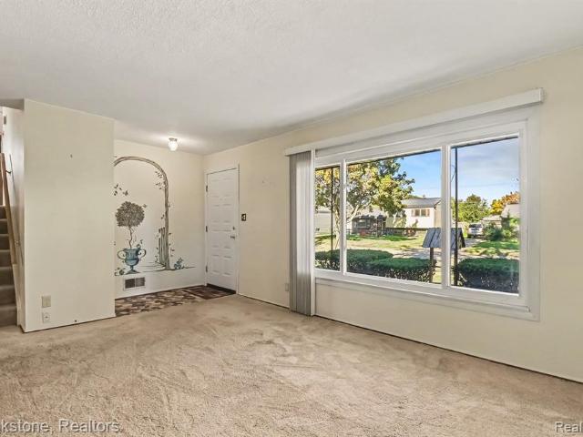 House for sale in Sterling Heights, Macomb County