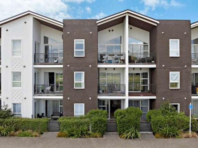 Apartment for sale in Avondale, Oroua County