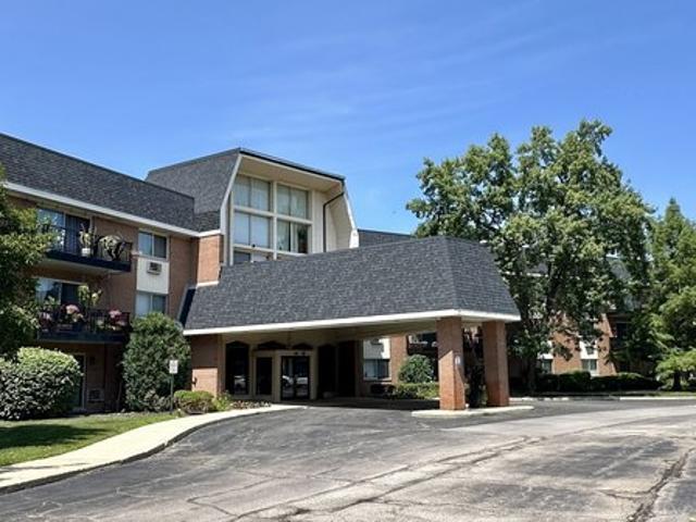 Condo for sale in Glen Ellyn, Illinois