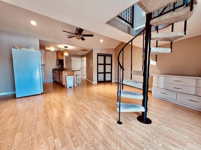 Condo for sale in Glen Ellyn, Illinois