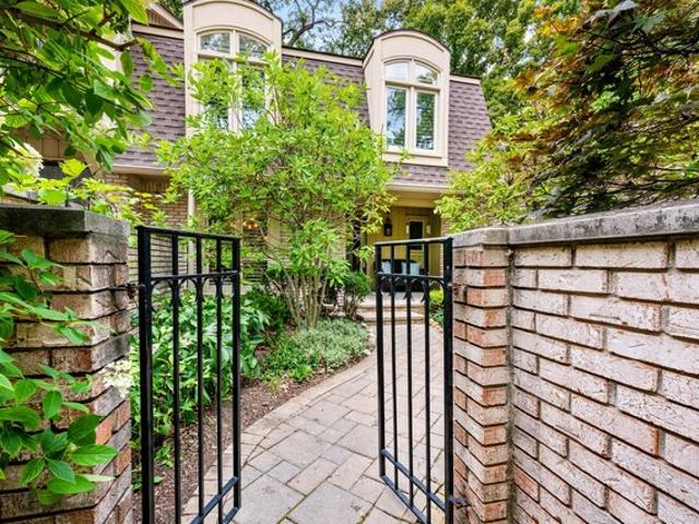 Condo for sale in Bloomfield Hills, Michigan