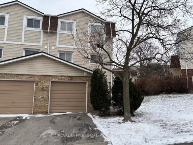 Townhouse for sale in Ancaster, Ontario