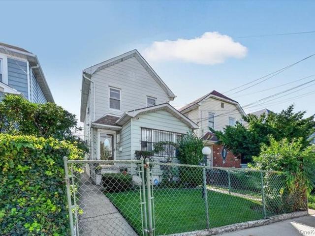 House for sale in Queens, Arverne