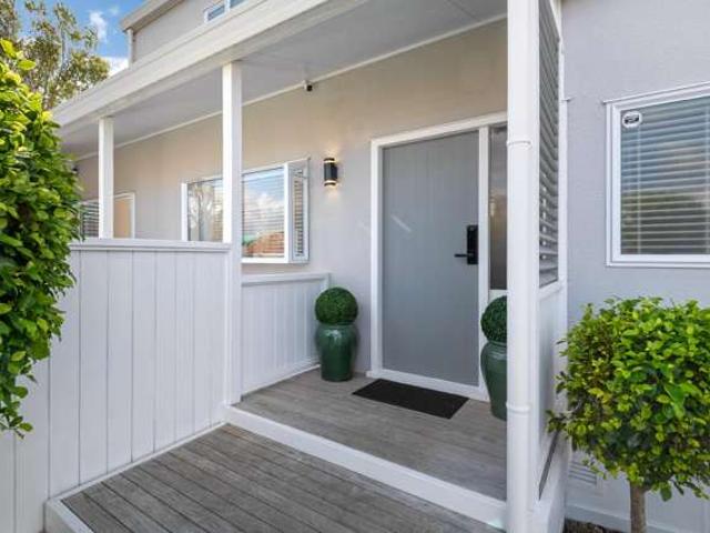 House for sale in Paremoremo
