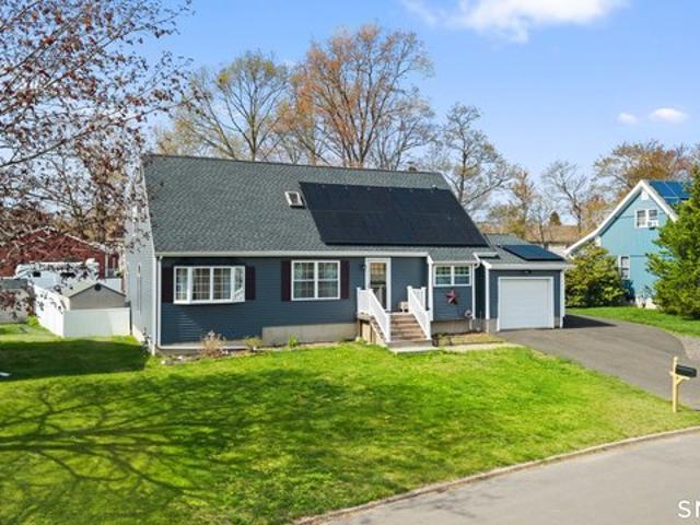 House for sale in Naugatuck, Connecticut
