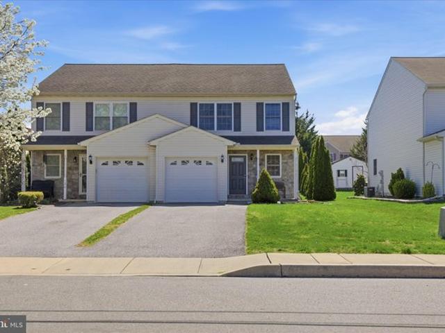 Townhouse for sale in New Holland, Pennsylvania
