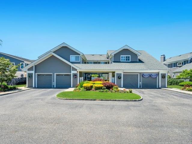 Condo for sale in Centereach, New York