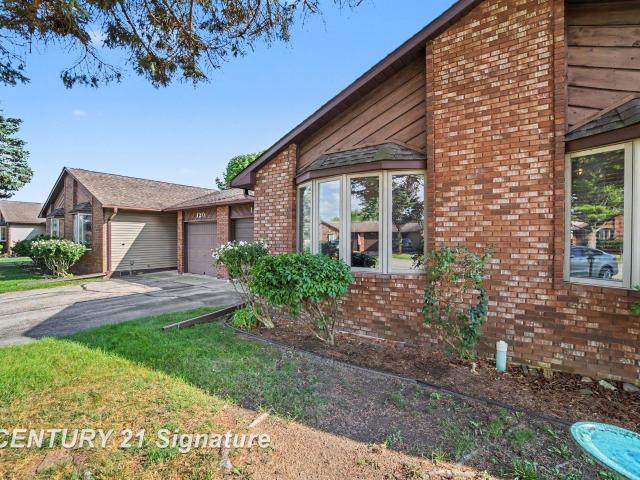 Condo for sale in Auburn, Michigan