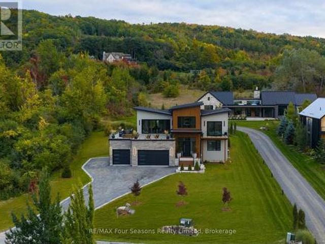 House for sale in The Blue Mountains, Southwestern Ontario