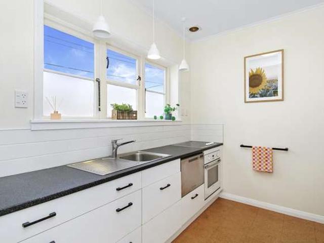 House for sale in Days Bay, Wellington