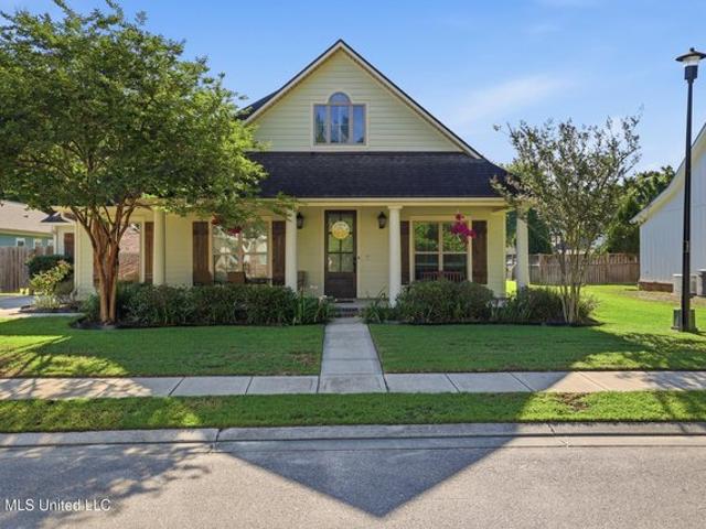 House for sale in Ocean Springs, Mississippi