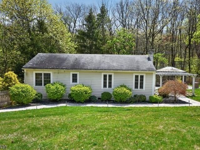House for sale in Lebanon, New Jersey