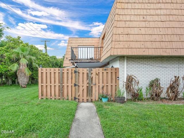 Townhouse for sale in Port Orange, Florida