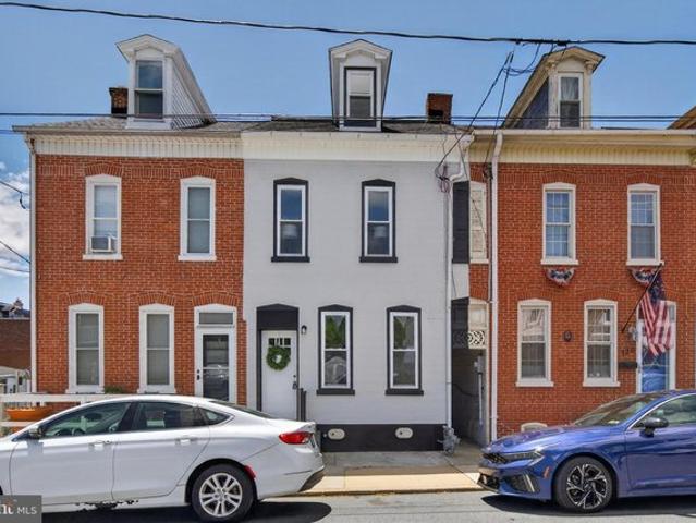 Townhouse for sale in Columbia, Lancaster County