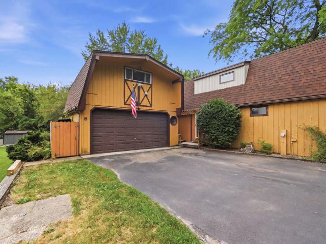 House for sale in Poplar Grove, Illinois
