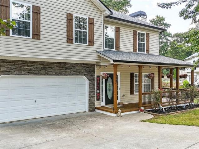 House for sale in Nelson, Georgia