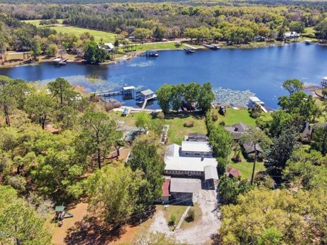 House for sale in Pomona Park, Florida