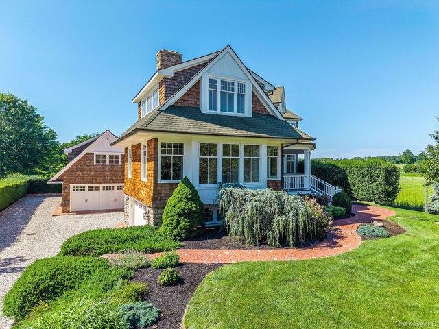 House for sale in Aquebogue, New York