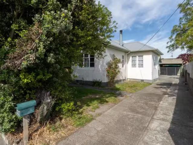 House for sale in Chaslands, Canterbury