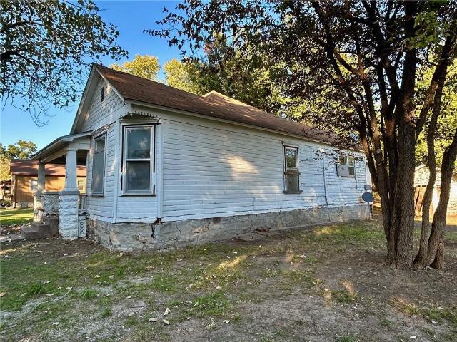 House for sale in Parsons, Labette County