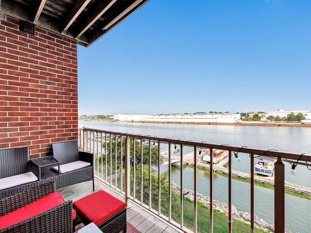 Condo for sale in Green Bay