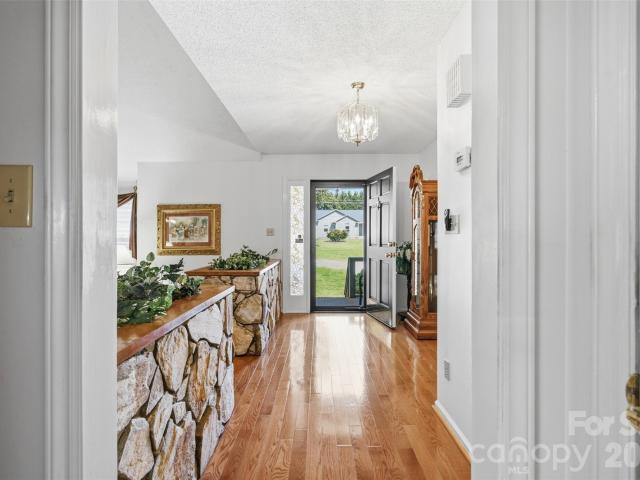 House for sale in Hiddenite, North Carolina