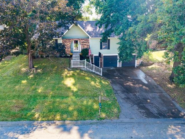 House for sale in Lansing, Leavenworth County