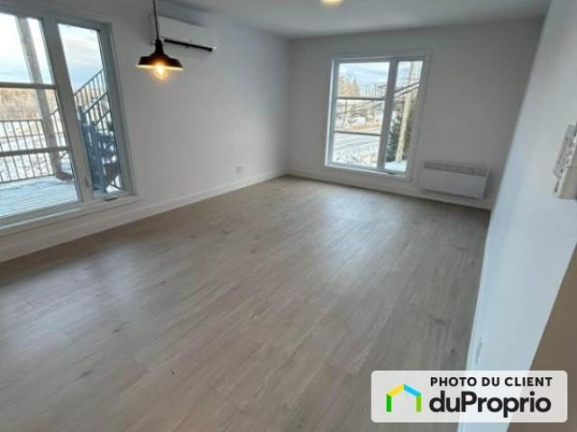 Apartment for rent in Saint-François-Xavier-de-Brompton, Estrie