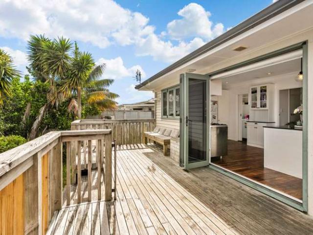 House for sale in Te Atatū Peninsula, Henderson-Massey