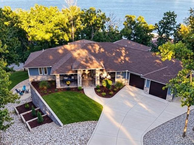 House for sale in Sunrise Beach, Camden County
