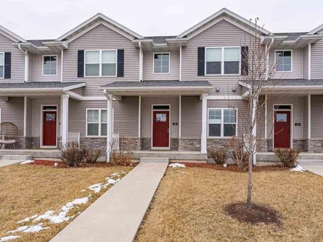 Townhouse for sale in Washington, Iowa