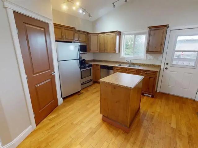 Apartment for rent in Hill District, Town of Hinton