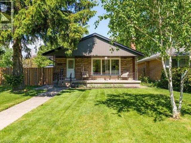 House for sale in Ancaster, Ontario