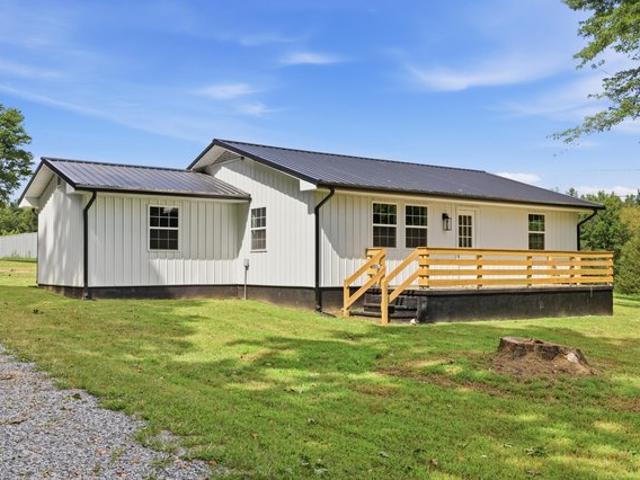 House for sale in Mayfield, Kentucky