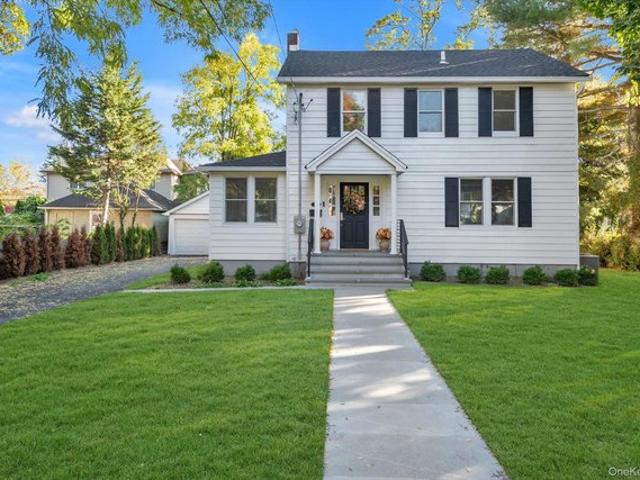 House for sale in Roslyn Highlands, Roslyn Heights