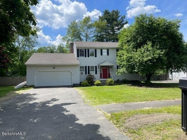 House for sale in Yankee Orchards, Pittsfield