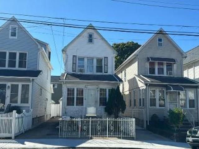 House for sale in Queens, Arverne