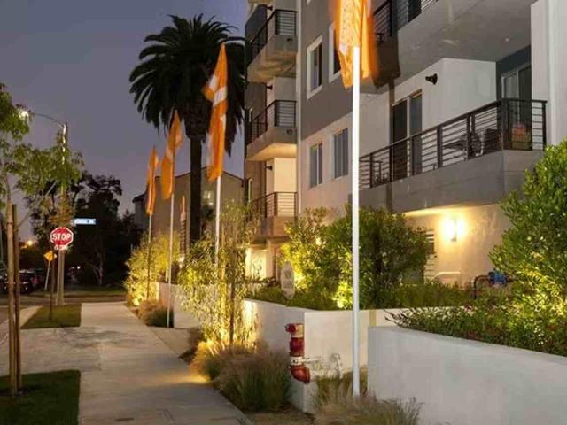 Apartment for rent in Canoga Park, California