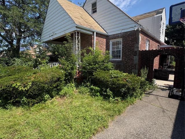 House for sale in Queens, Arverne
