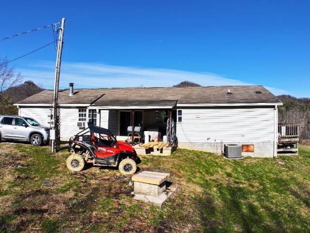 House for sale in Irvine, Kentucky