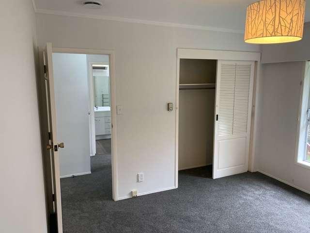 Townhouse for rent in Wairau Valley