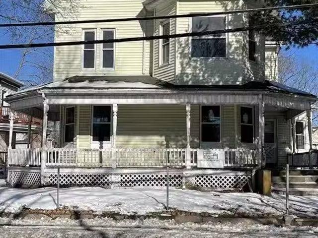 Apartment for rent in Brockton
