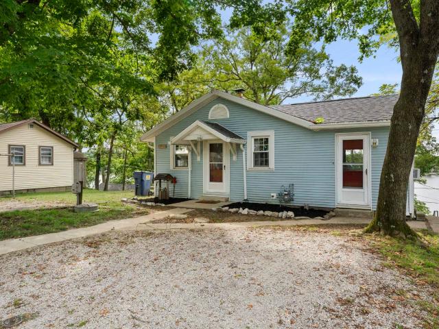 House for sale in Breezy Point, Monticello