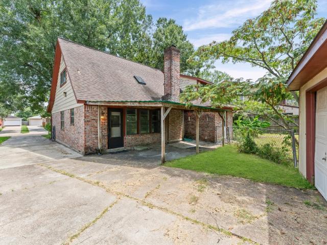 House for sale in Meadows Place, Texas