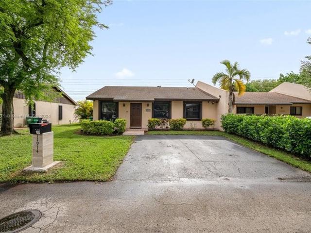 Townhouse for sale in Miami, Florida