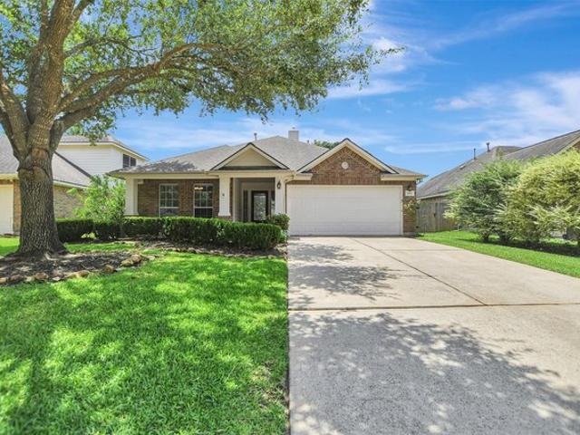 House for sale in Pinehurst, Texas