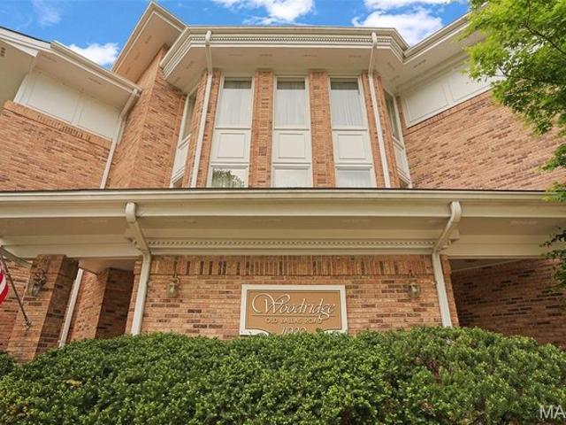 Condo for sale in Creve Coeur, Missouri