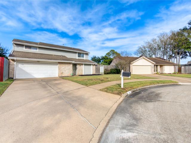 House for sale in Meadows Place, Texas