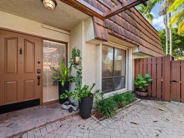 Townhouse for sale in Davie, Florida